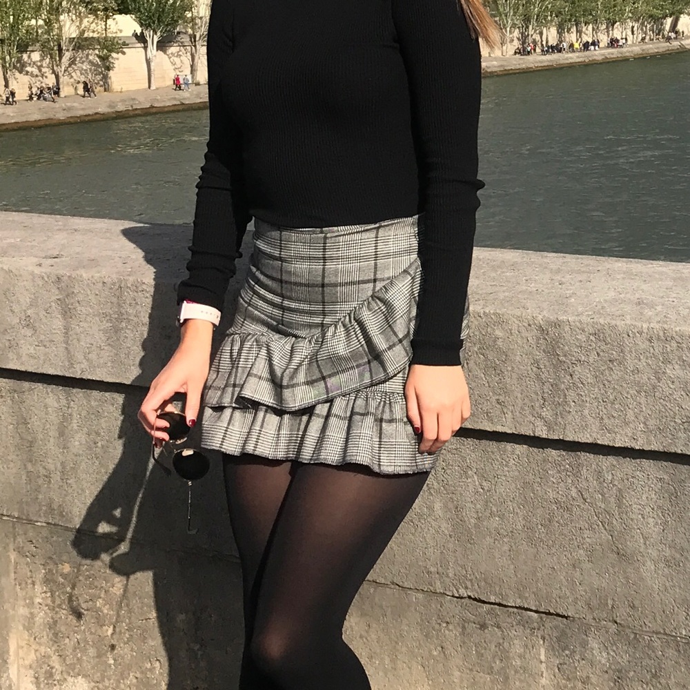 Plaid ruffle mini skirt